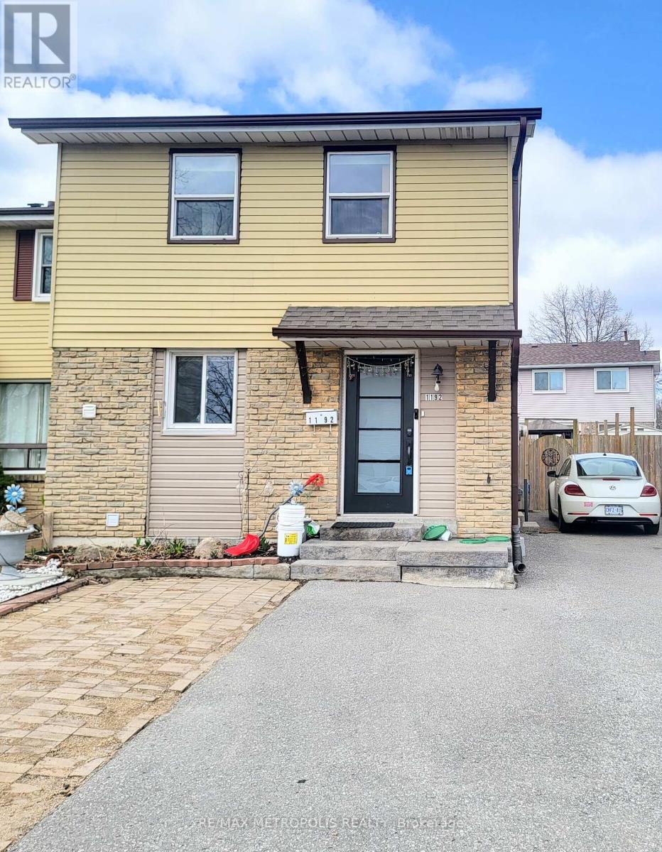Semi-Detached/Link at MAIN & UPPER - 1192 OXFORD STREET, Oshawa (Lakeview)