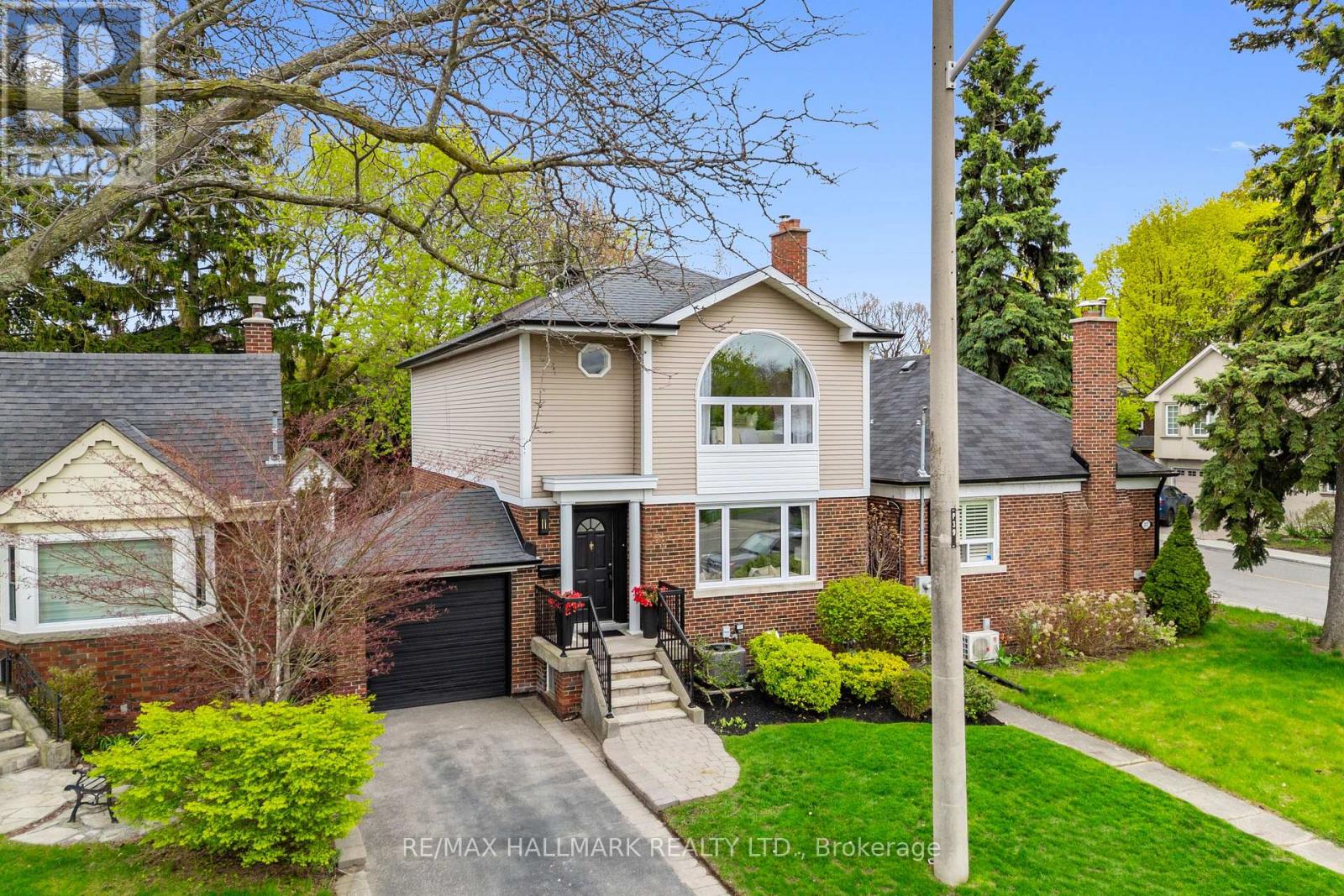 Detached at 39 BRIAR DALE BOULEVARD, Toronto (Birchcliffe-Cliffside)