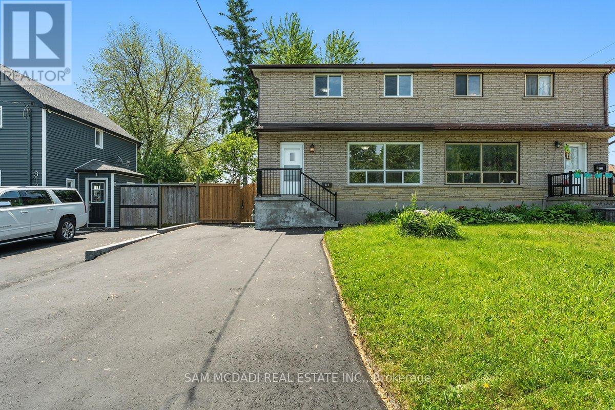 Semi-Detached/Link at 325 BANFF AVENUE, Oshawa (Lakeview)