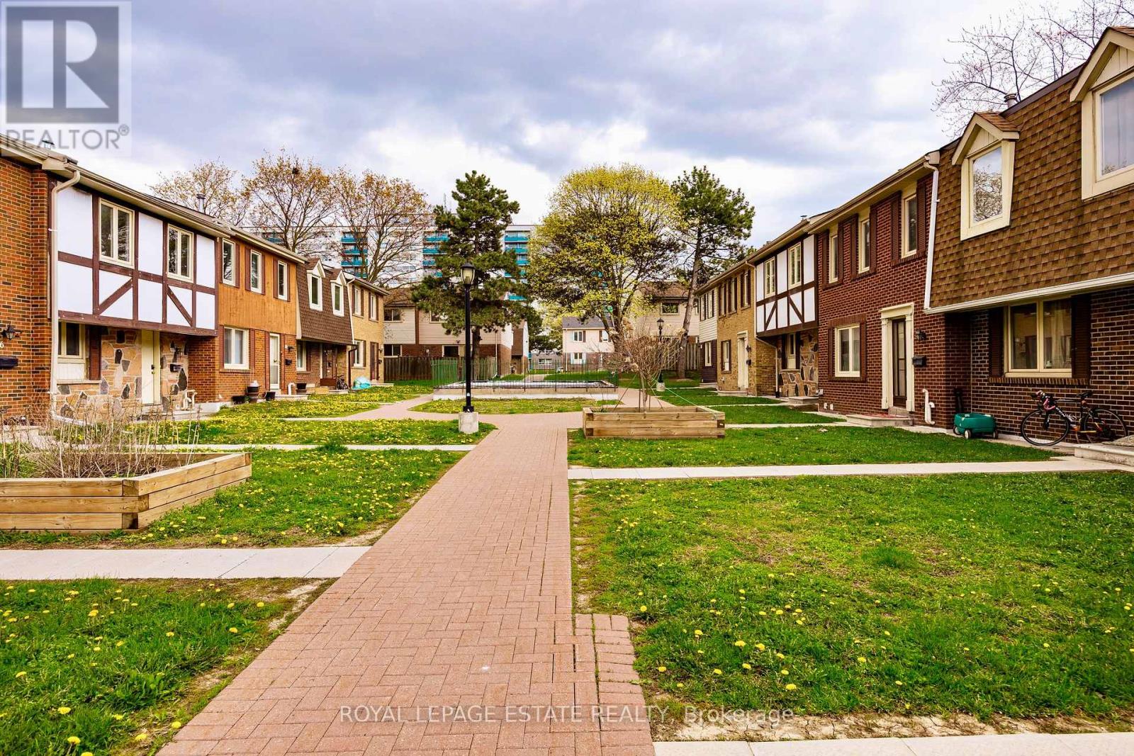 Townhouse at 78 - 270 TIMBERBANK BOULEVARD, Toronto