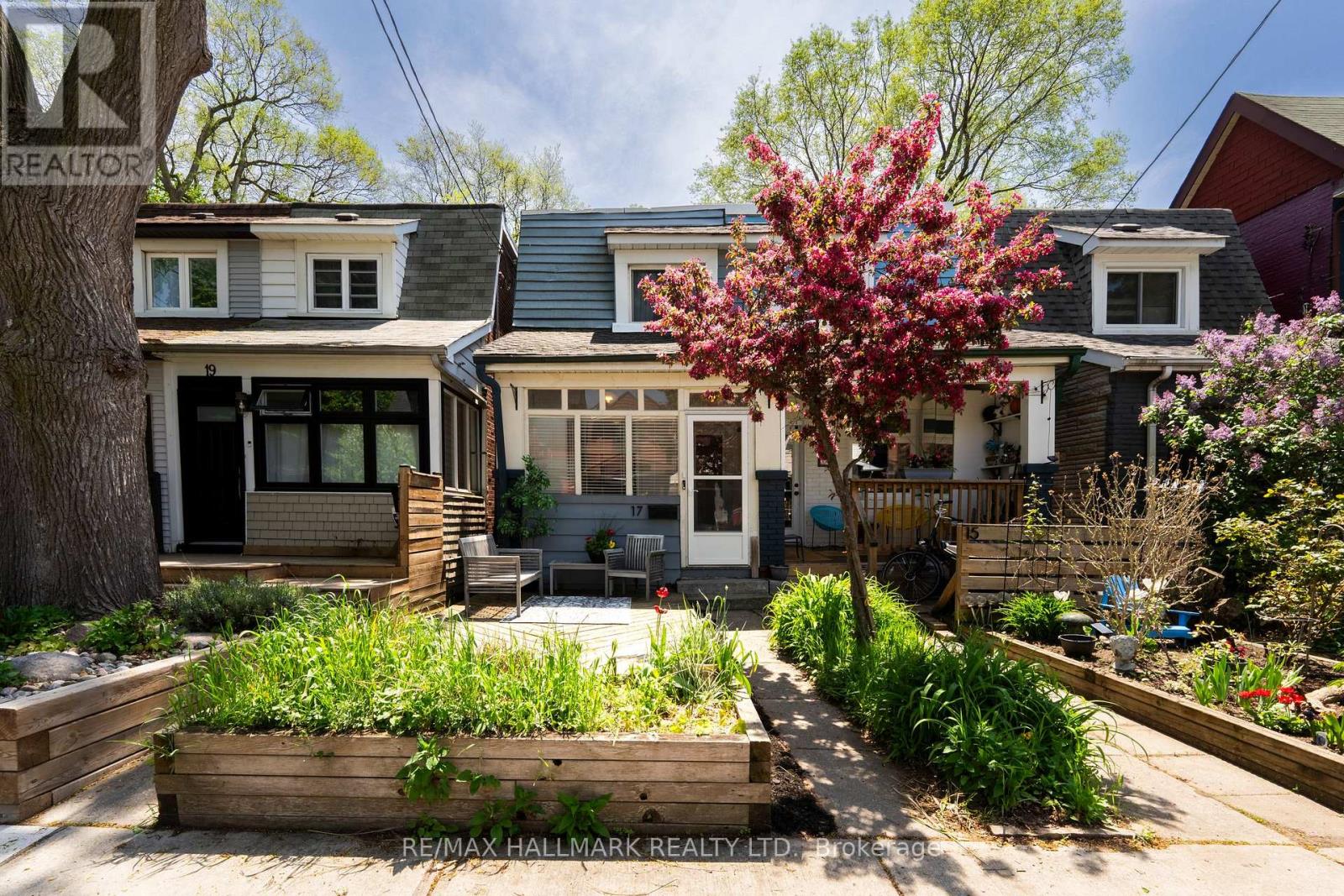 Semi-Detached/Link at 17 MOUNTALAN AVENUE, Toronto (Greenwood-Coxwell)