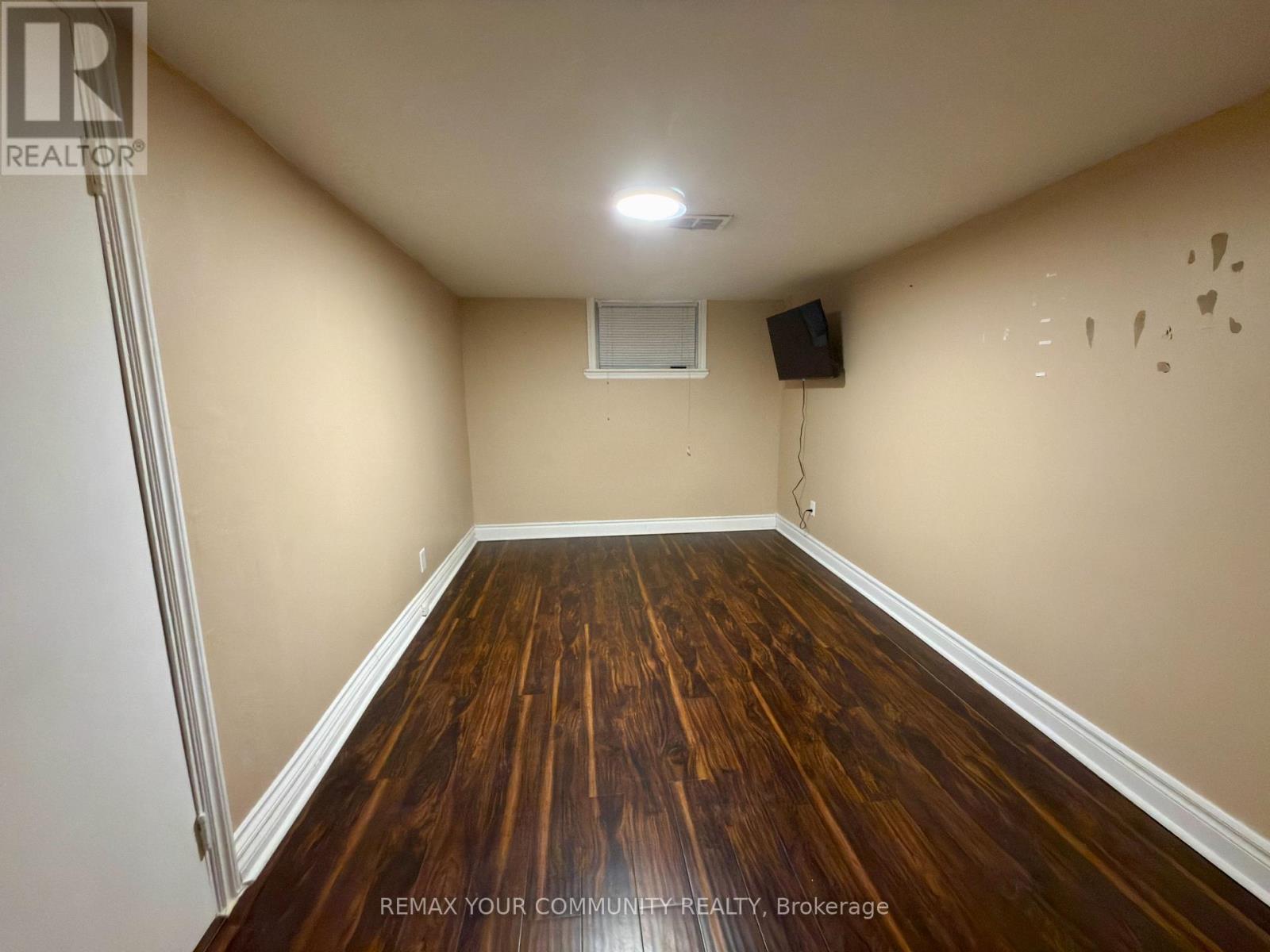 Detached at LOWER UNIT 1 - 86 LESMOUNT AVENUE, Toronto