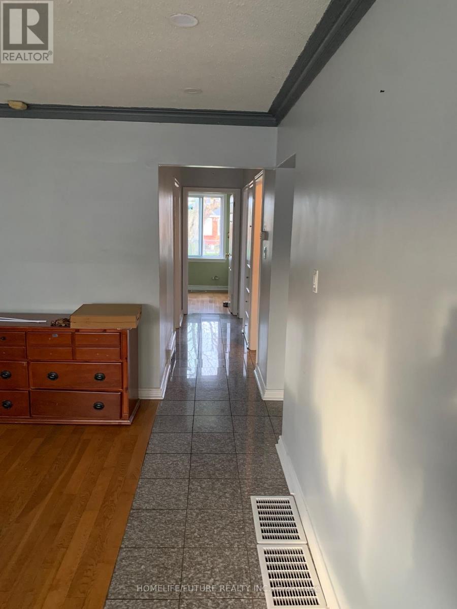 Detached at MAIN - 1 MAXIM CRESCENT, Toronto