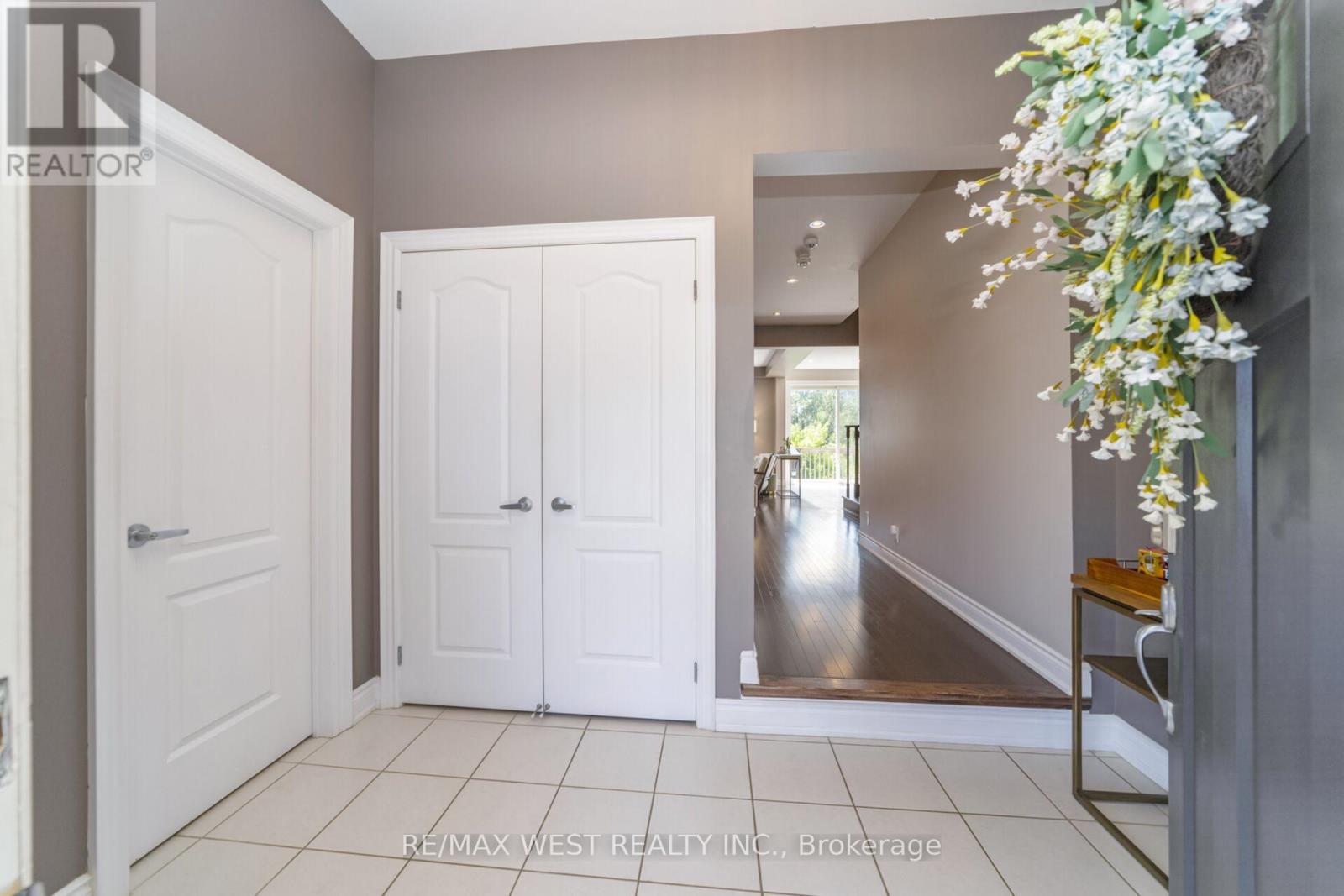 Detached at 207 SYMINGTON AVENUE, Oshawa