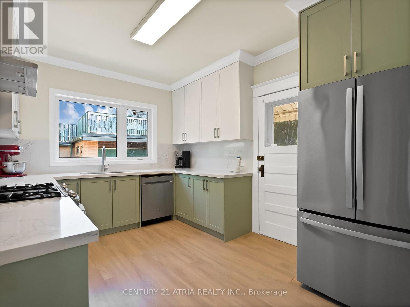 Detached at 32 ROSEVEAR AVENUE, Toronto (Crescent Town)