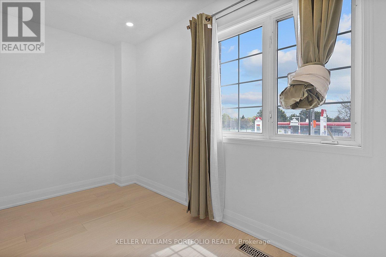 Townhouse at 9542 SHEPPARD AVENUE E, Toronto