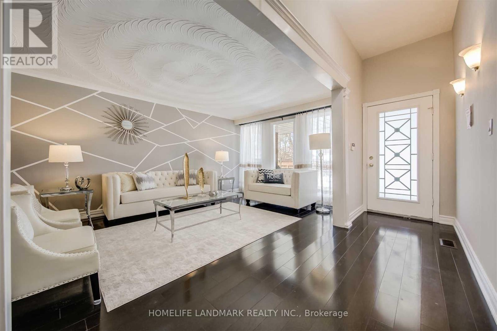 Detached at 2 CRAYFORD DRIVE, Toronto (Steeles)