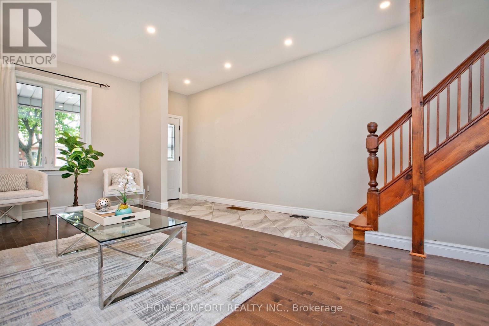 Detached at 202 GLEDHILL AVENUE, Toronto