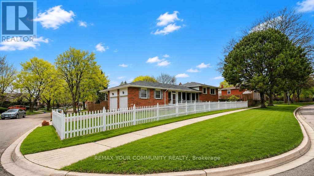 Detached at 103 MUIR CRESCENT, Whitby (Lynde Creek)