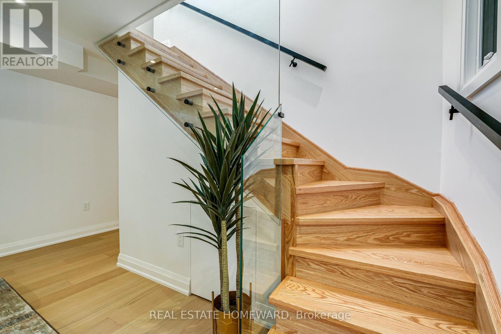 Semi-Detached/Link at 28 RICHARD AVENUE, Toronto
