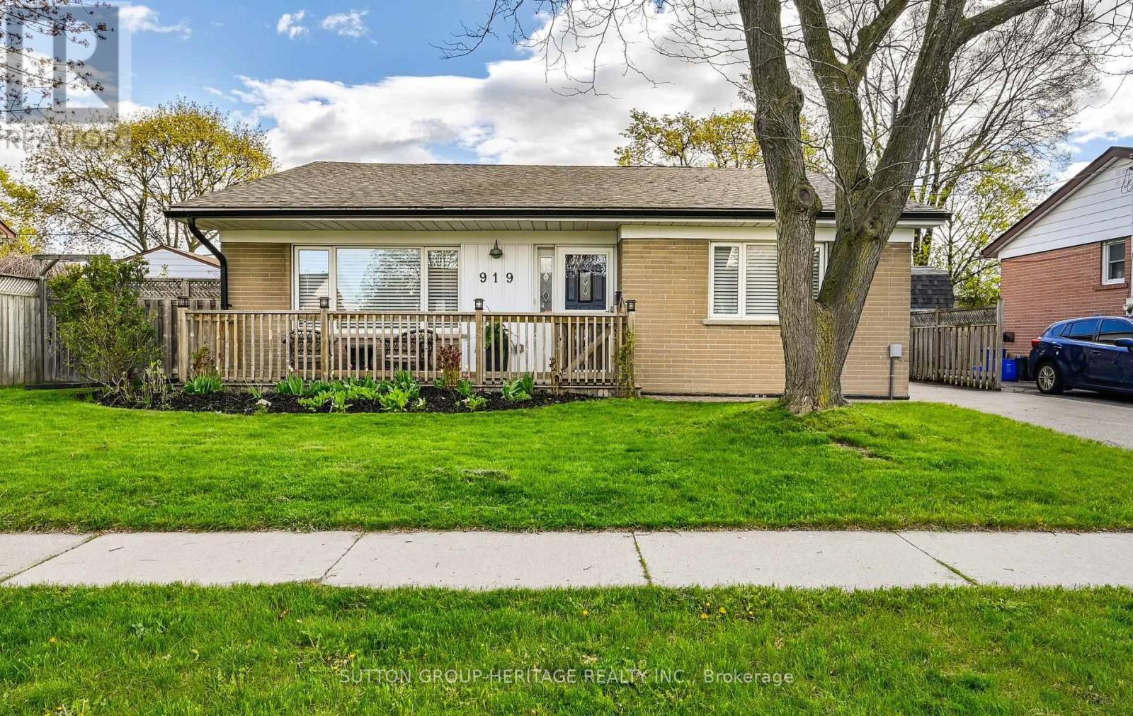 Detached at 919 BAYVIEW AVENUE, Whitby (Downtown Whitby)