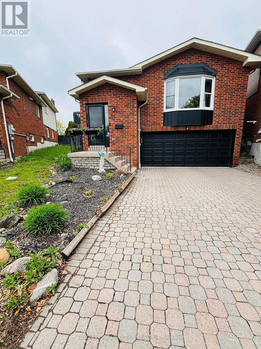 Detached at 229 GLEN HILL DRIVE, Whitby (Blue Grass Meadows)