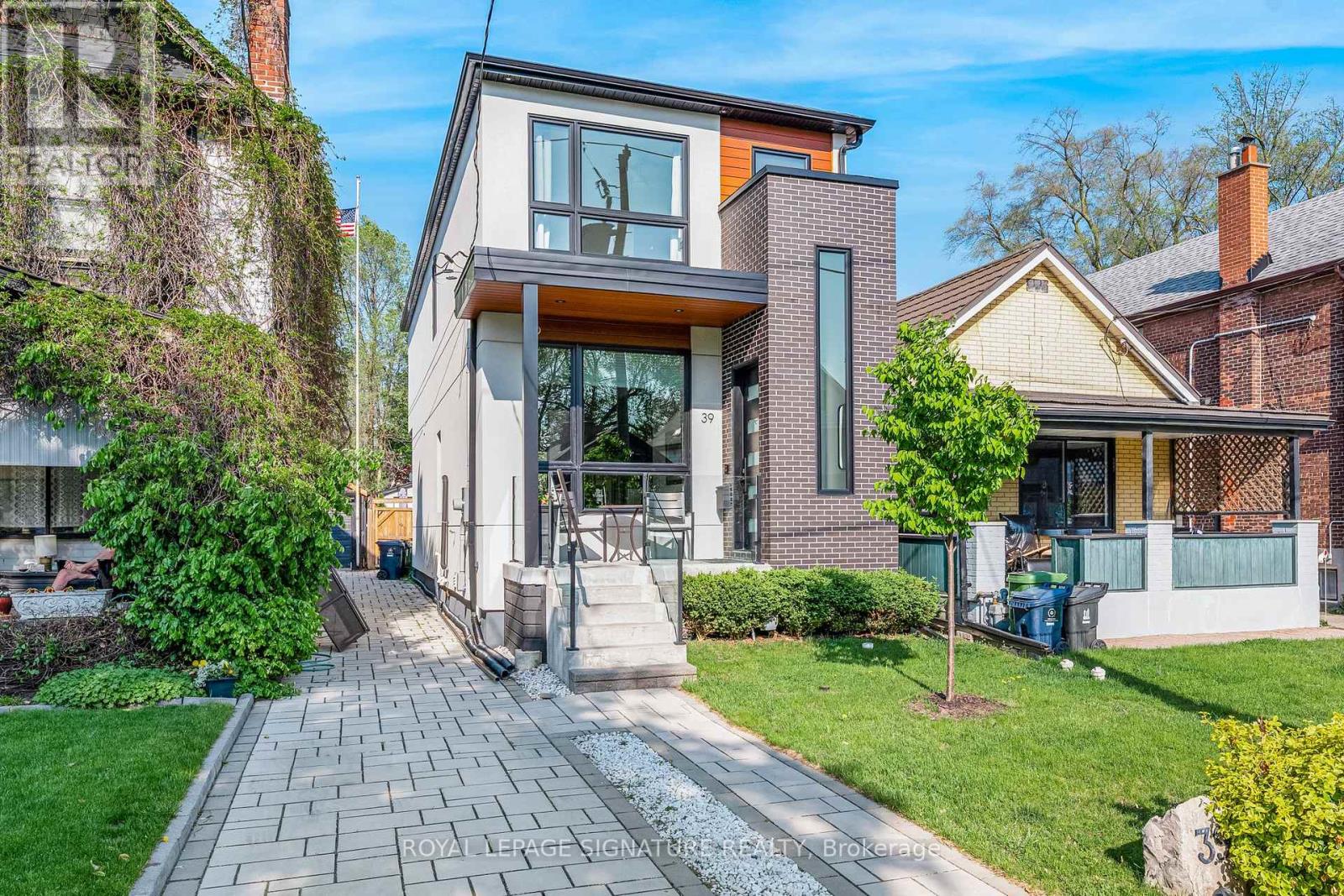 Detached at 39 COLERIDGE AVENUE, Toronto (Woodbine-Lumsden)