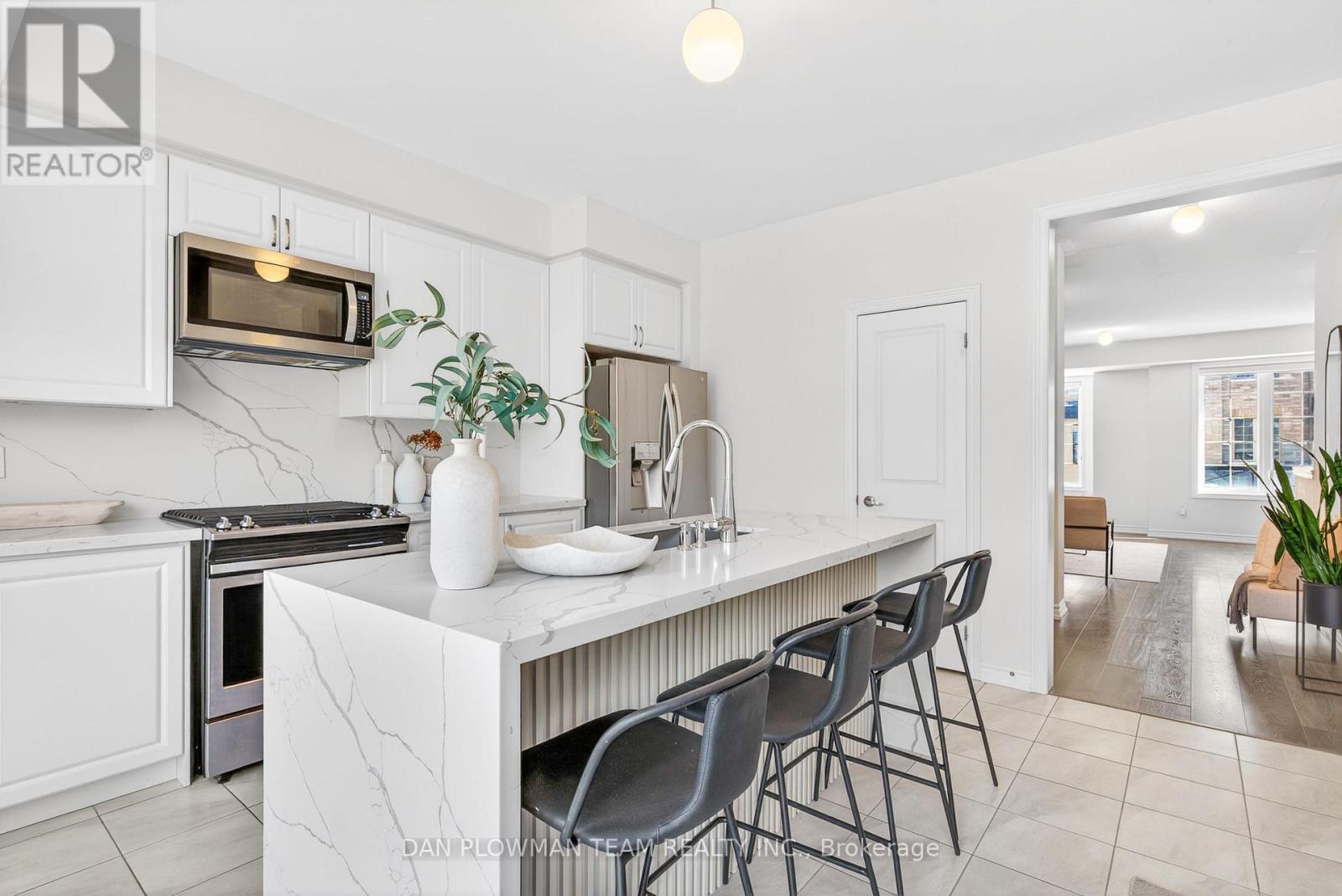 Townhouse at 30 HALLMARK WAY, Whitby (Lynde Creek)