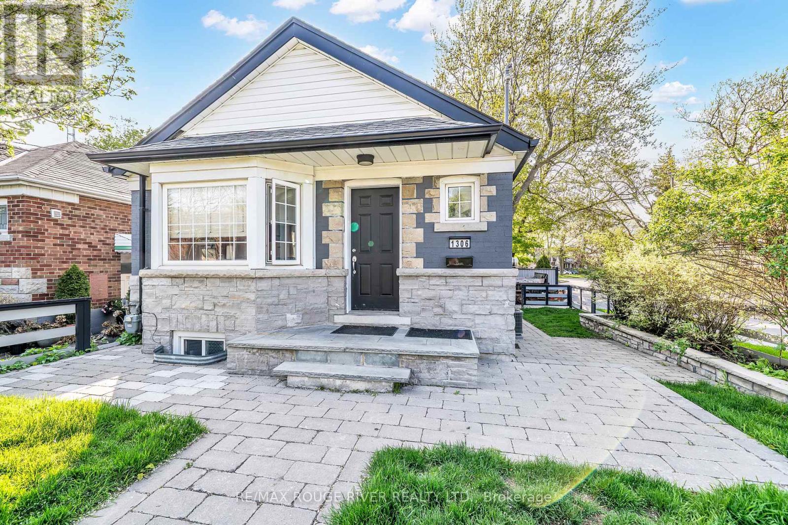 Detached at 1306 KINGSTON ROAD, Toronto (Birchcliffe-Cliffside)