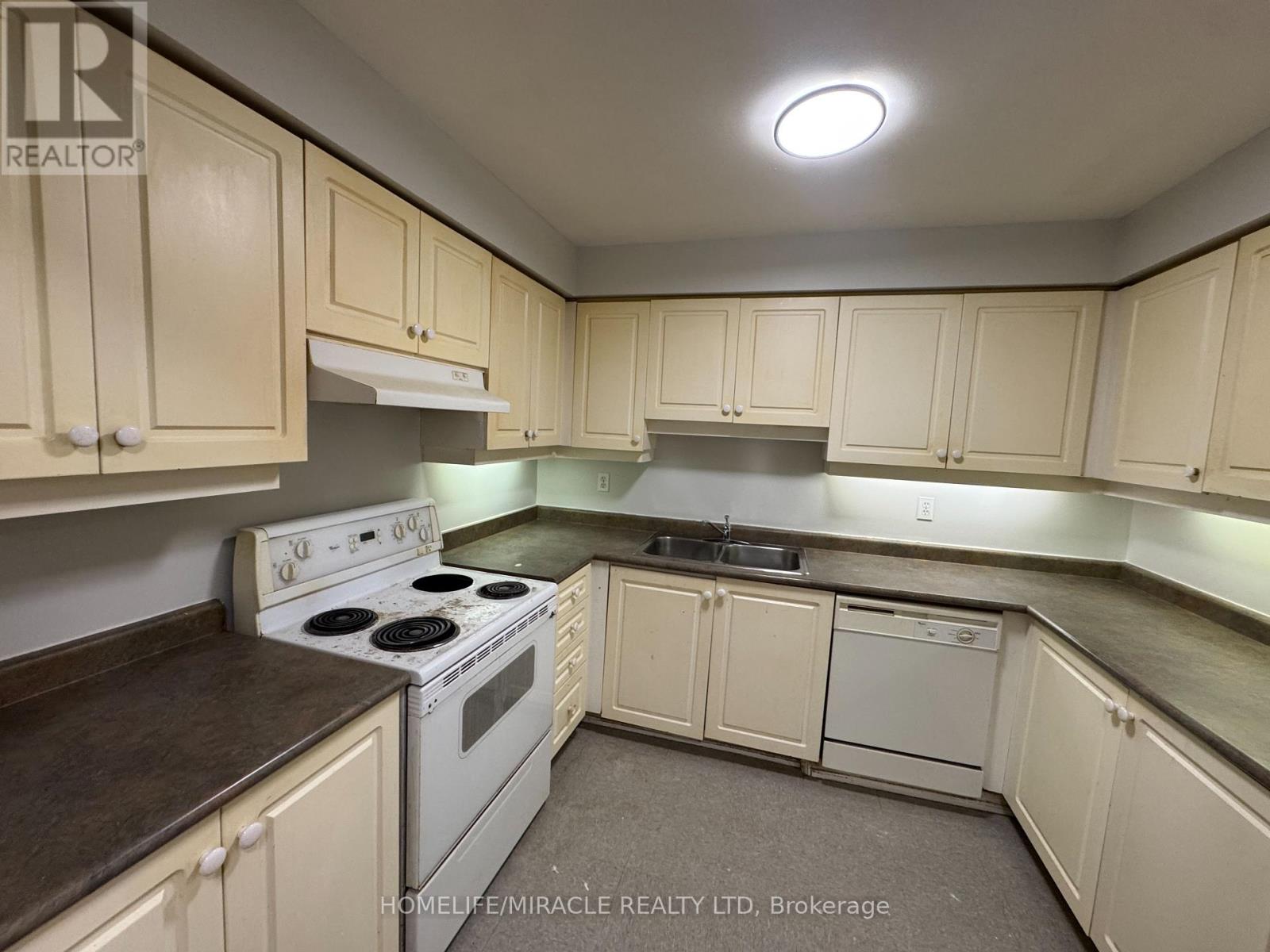 Townhouse at 3 - 565 KENNEDY ROAD, Toronto