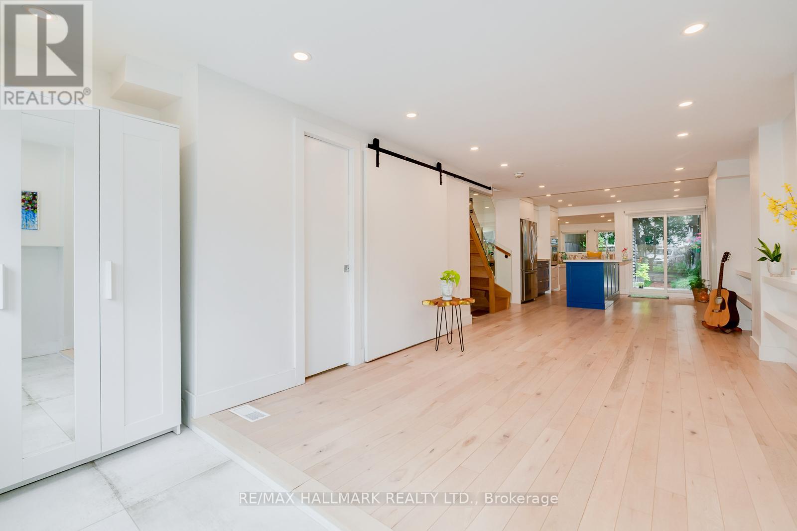 Townhouse at 37 CRAVEN ROAD, Toronto