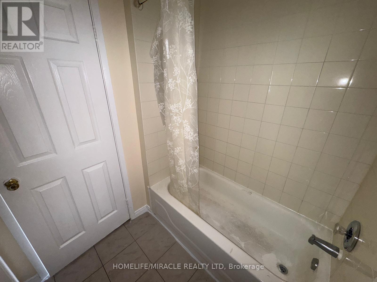Townhouse at 1 - 565 KENNEDY ROAD, Toronto