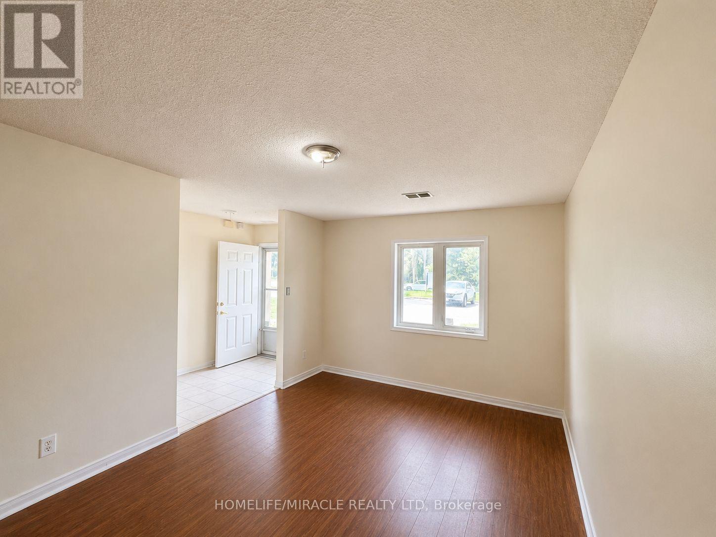 Townhouse at 8 - 565 KENNEDY ROAD, Toronto