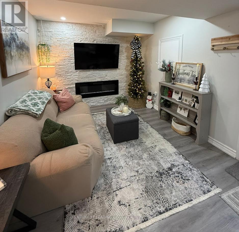 Detached at 32 WESTFIELD DRIVE E, Whitby