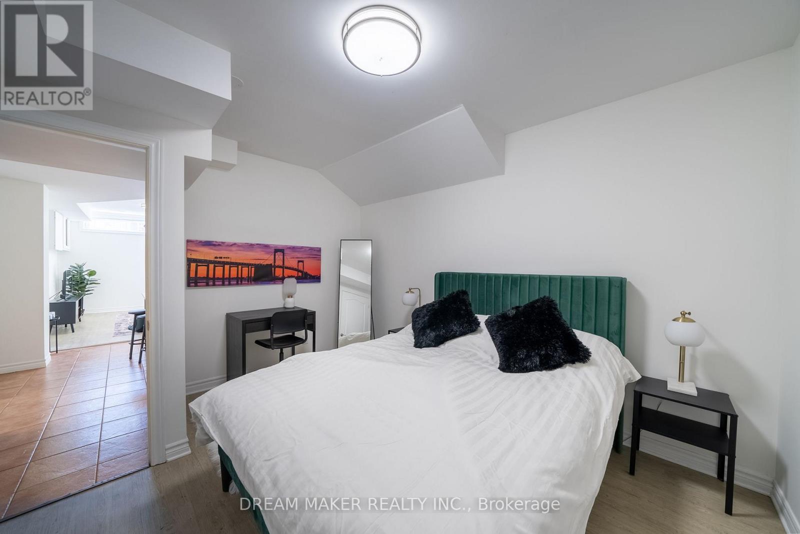 Townhouse at 207 CABOT STREET, Oshawa