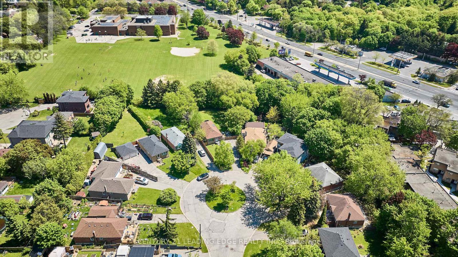 Detached at 213 PHYLLIS AVENUE, Toronto