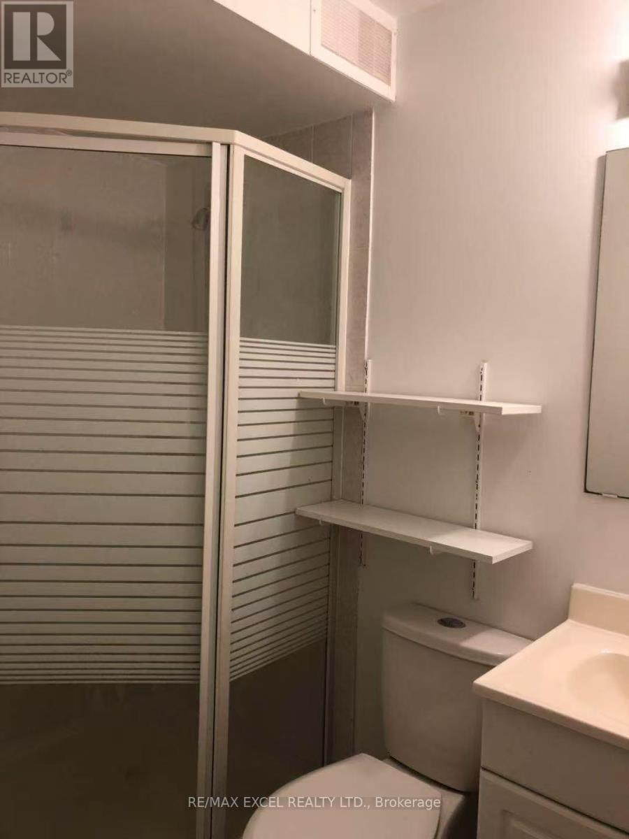 Detached at BSMT - 39 SHEPTON WAY, Toronto