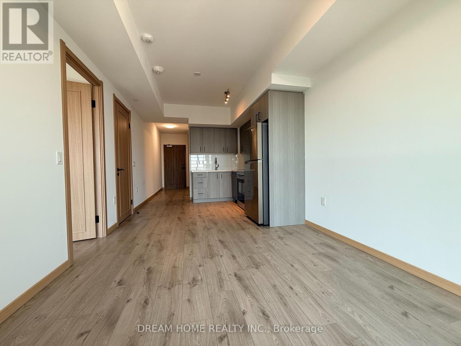 Apartment at B1003 - 3429 SHEPPARD AVENUE E, Toronto