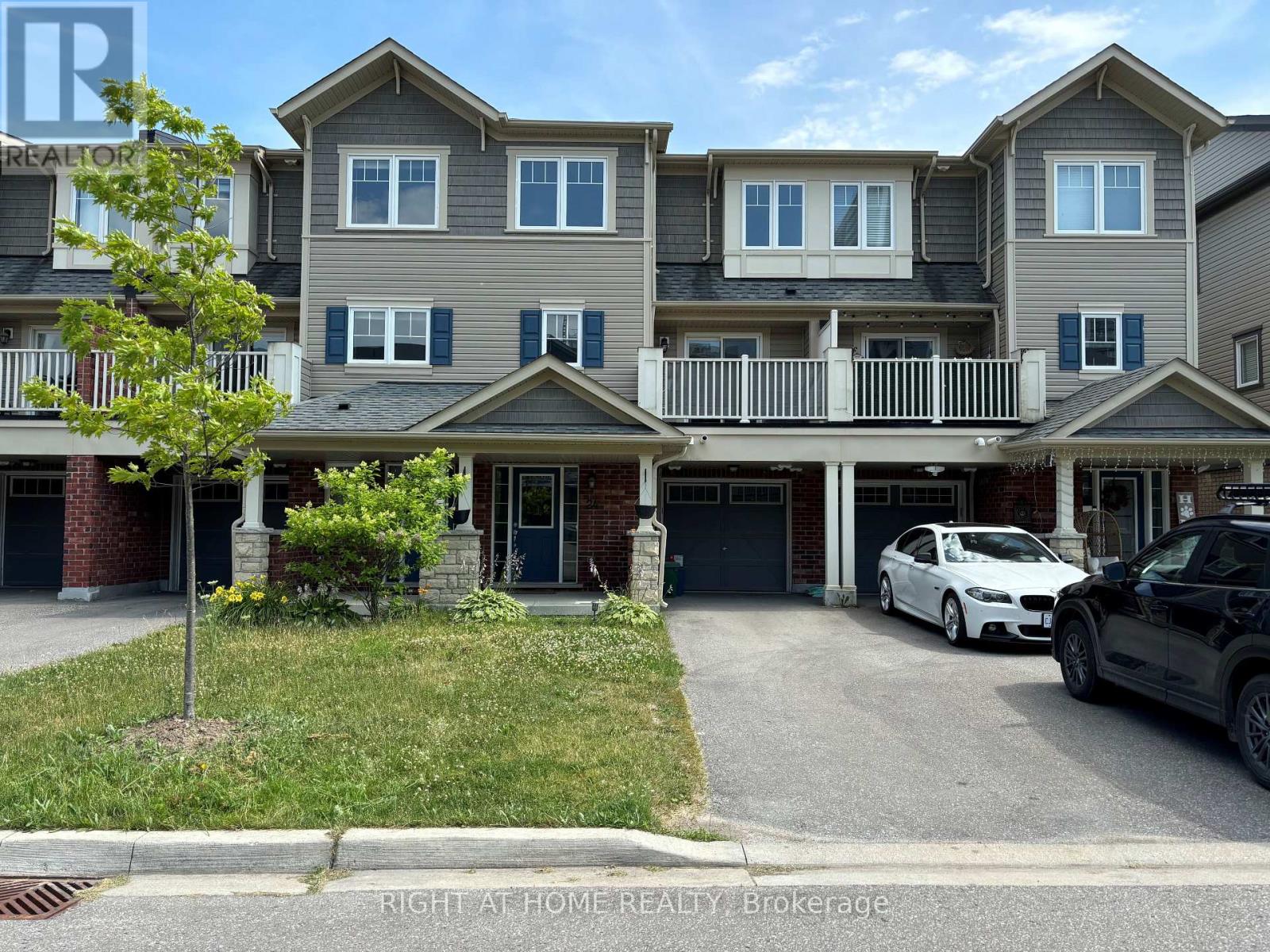 Townhouse at 24 NEARCO CRESCENT, Oshawa (Windfields)