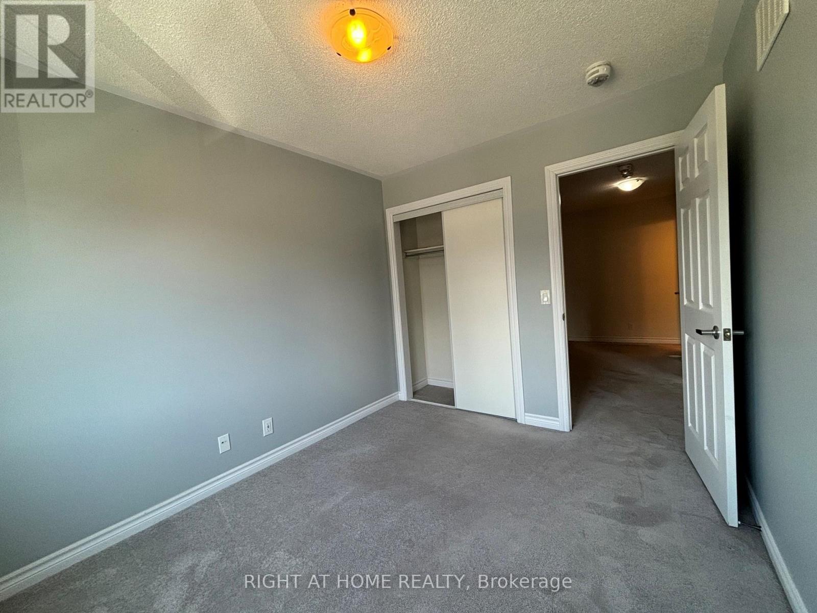 Townhouse at 24 NEARCO CRESCENT, Oshawa