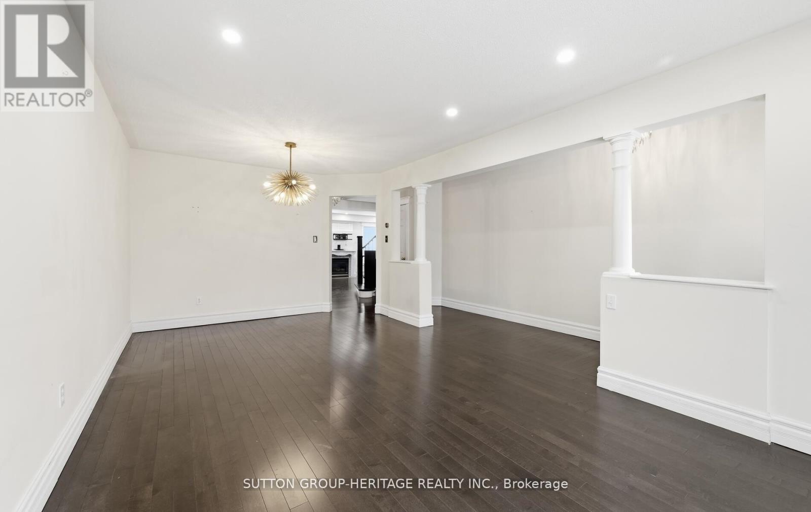 Detached at 10 GREENHALF DRIVE, Ajax