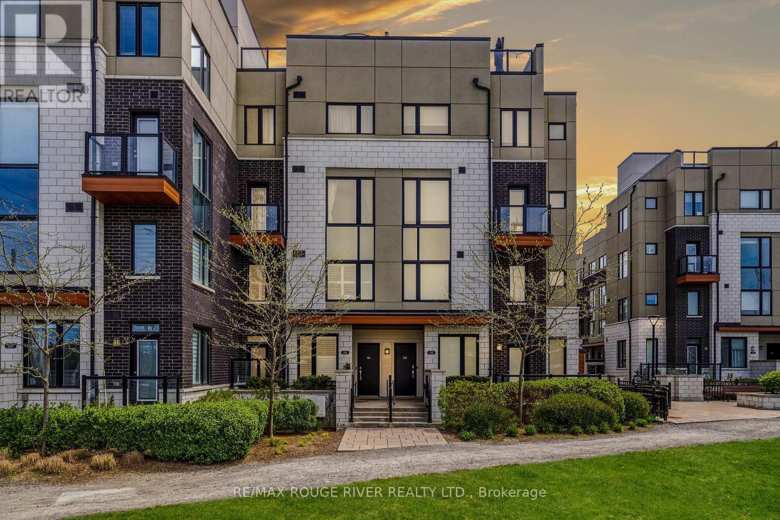 Townhouse at 226 - 1555 KINGSTON ROAD, Pickering