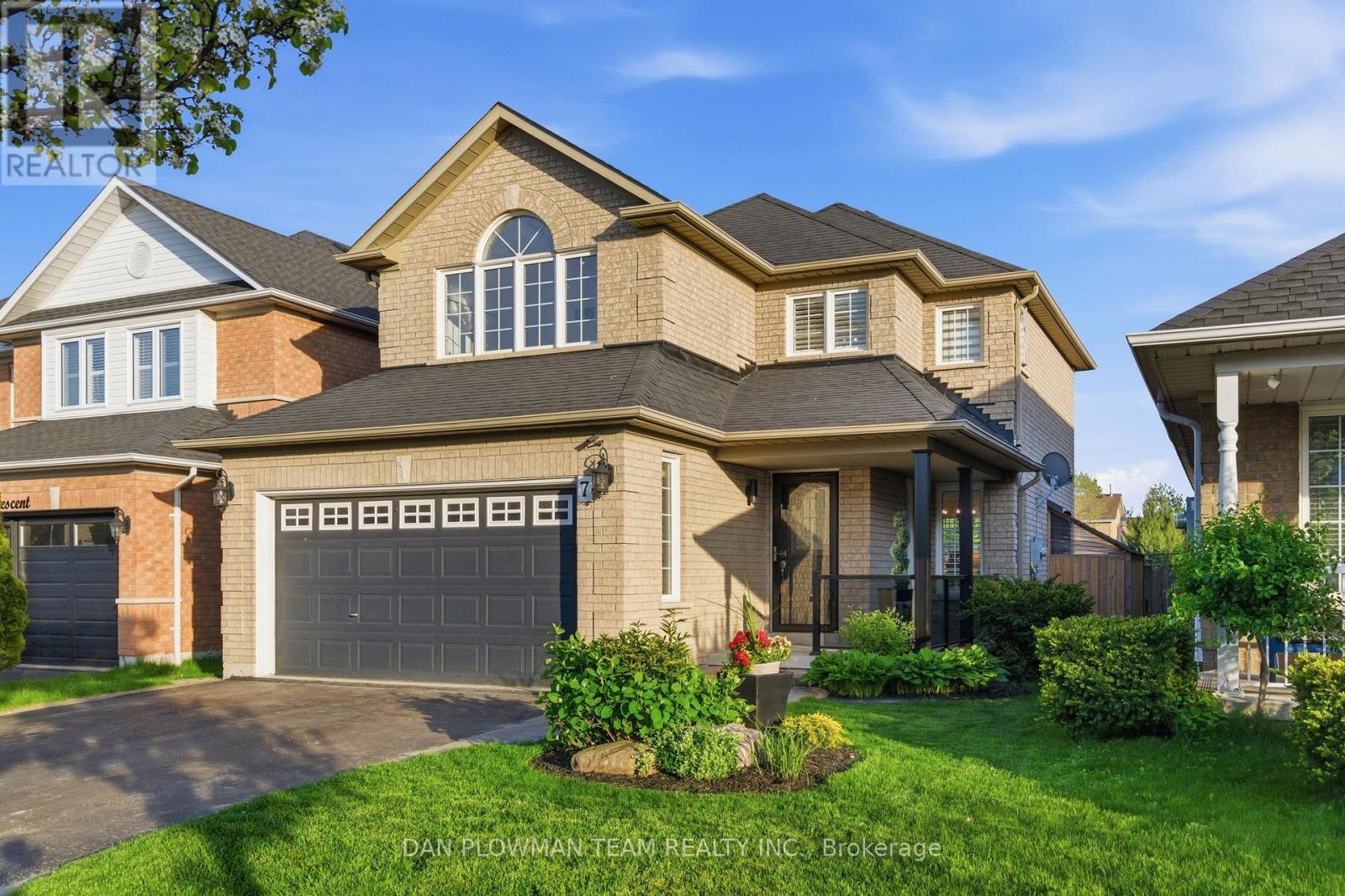 Detached at 7 TREEN CRESCENT, Whitby (Rolling Acres)