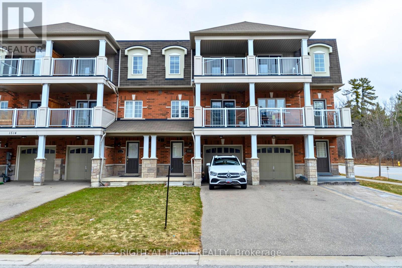 Townhouse at 1518 SHEPWAY MEWS, Pickering