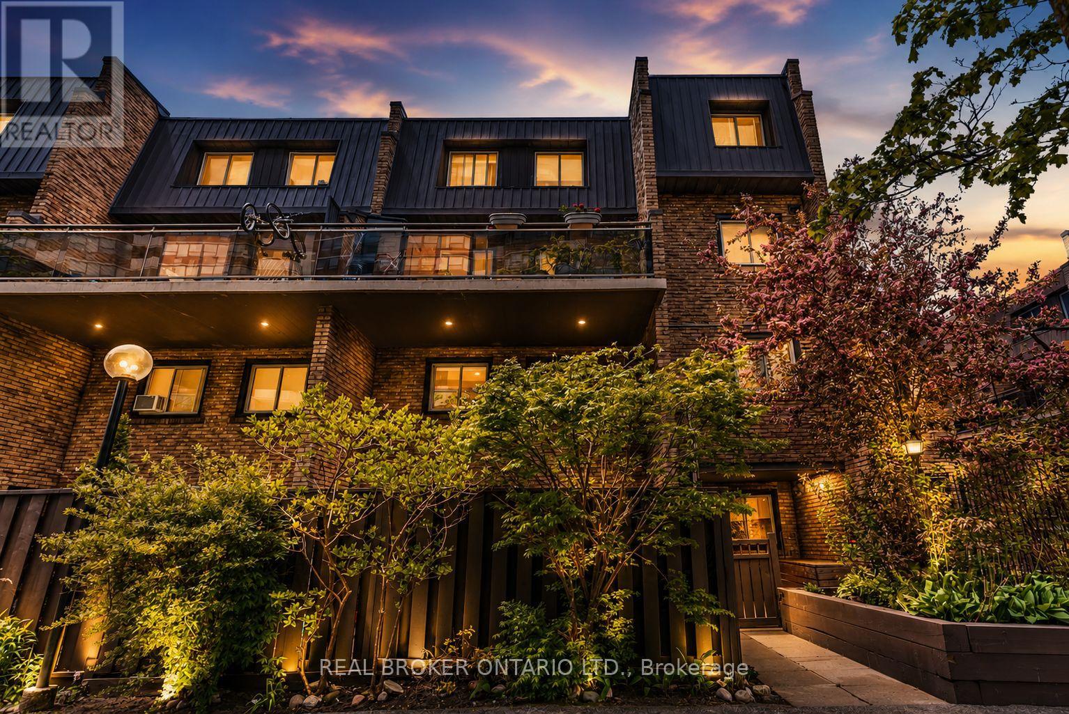 Townhouse at 62 - 130 LING ROAD, Toronto