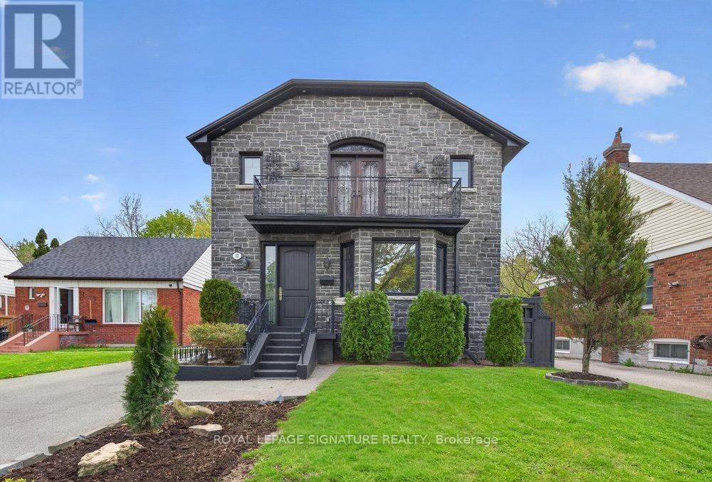 Detached at 12 WILLOWHURST CRESCENT, Toronto