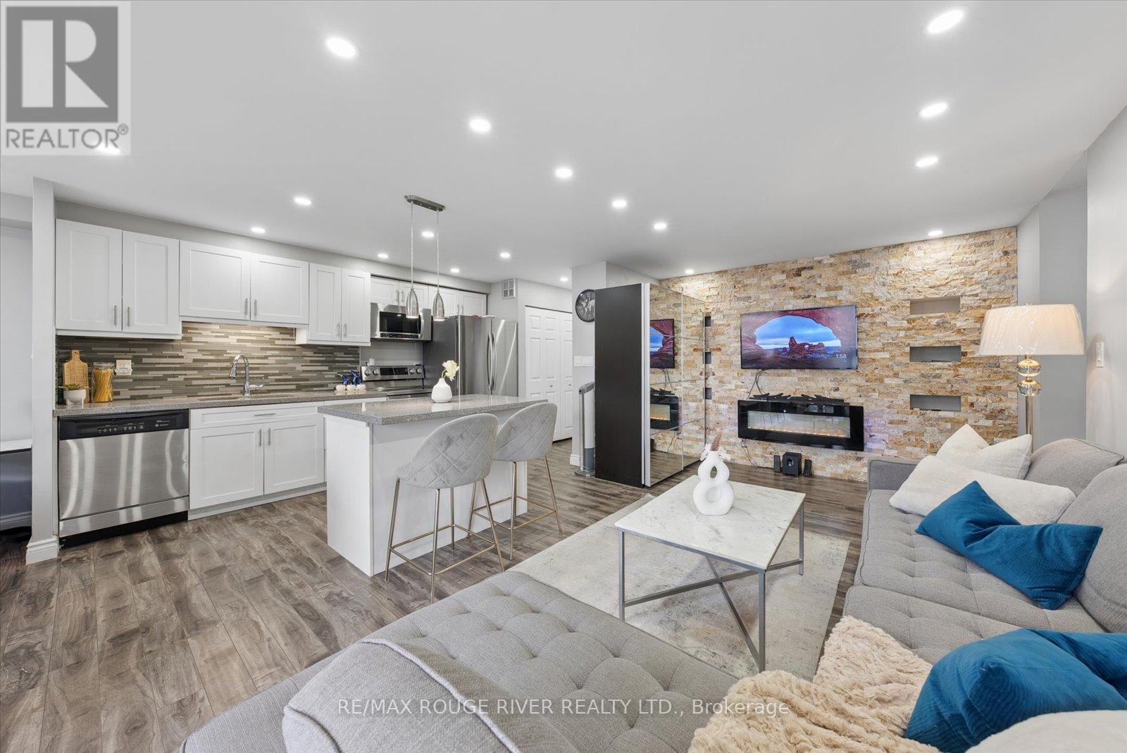 Apartment at 907 - 90 LING ROAD, Toronto (West Hill)