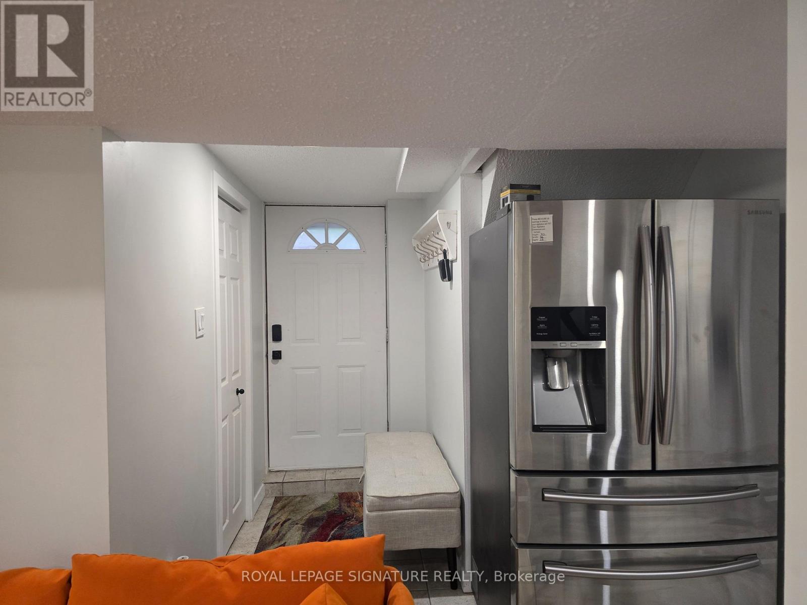 Detached at LOWER - 211 GLEN HILL DRIVE, Whitby