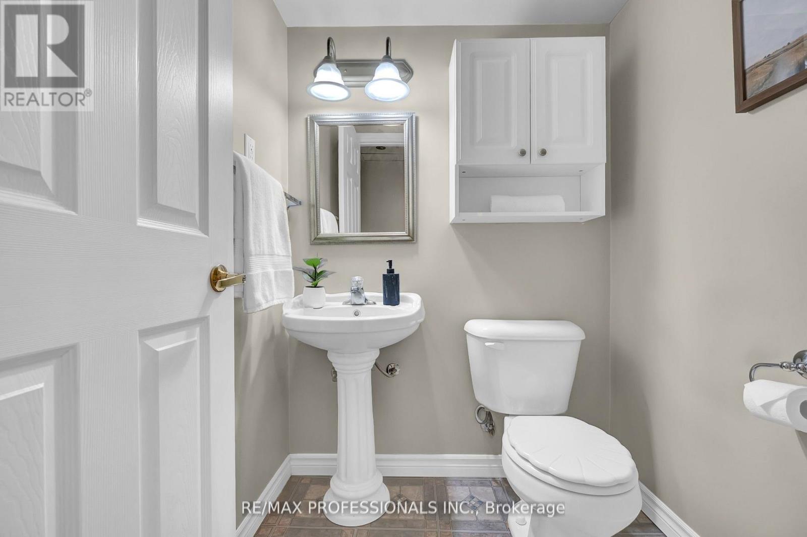 Detached at 96 WATERBURY CRESCENT, Scugog