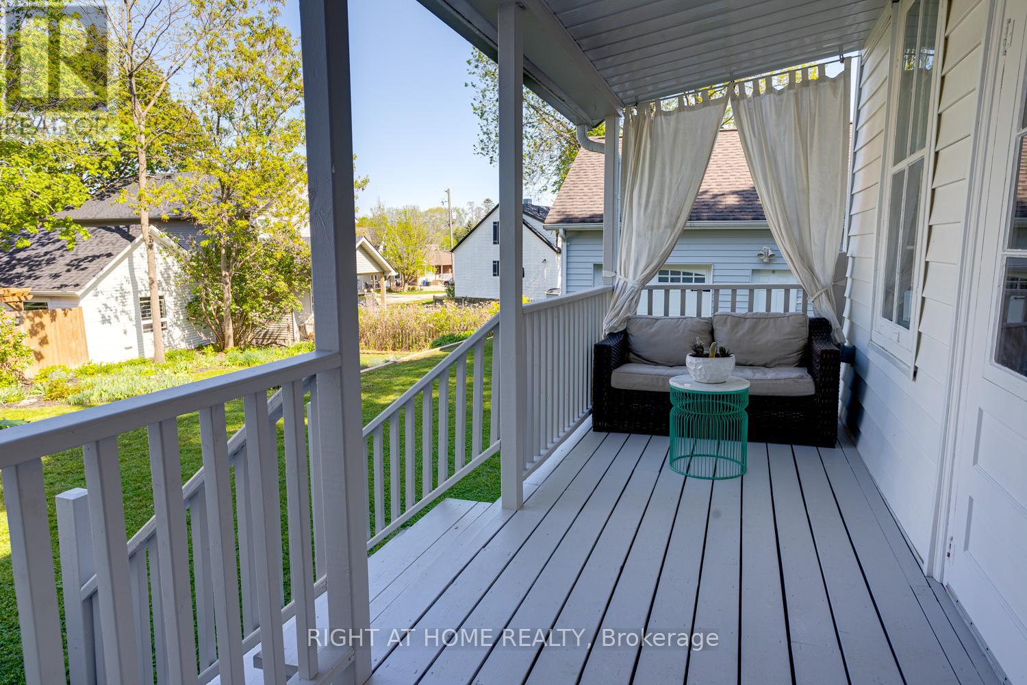 Detached at 354 QUEEN STREET, Scugog