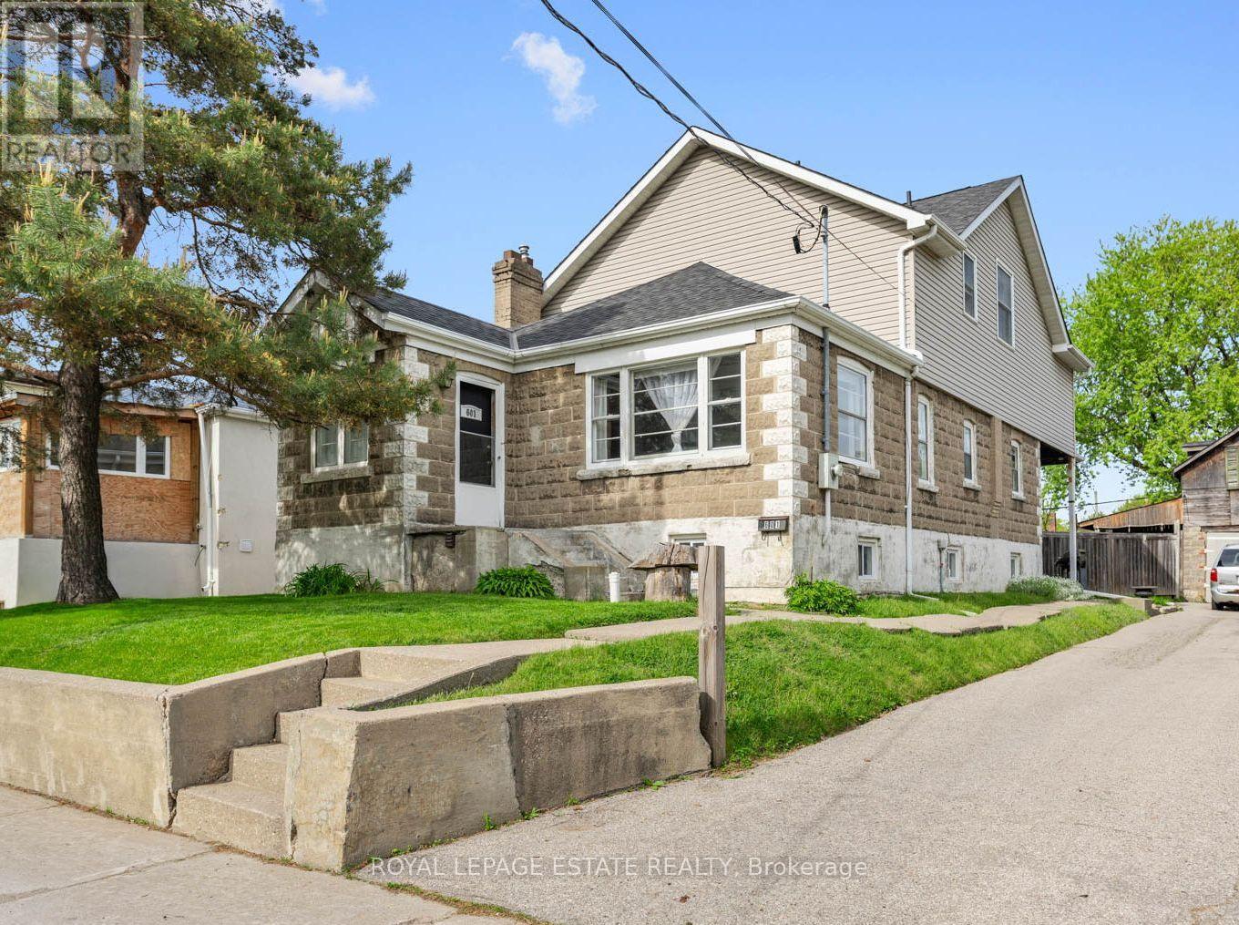 Detached at 601 PHARMACY AVENUE, Toronto