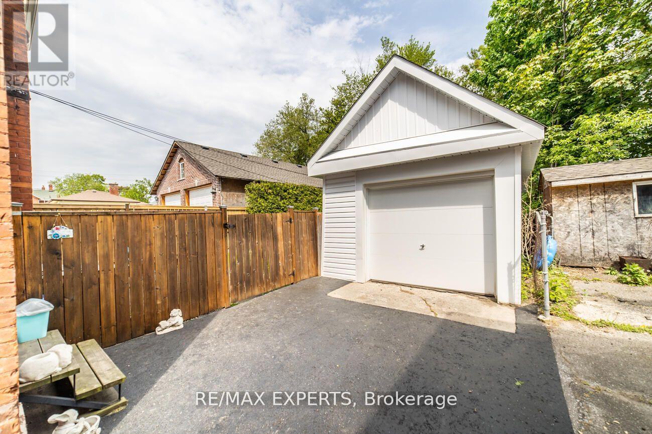 Detached at 1 - 98 ELGIN STREET E, Oshawa