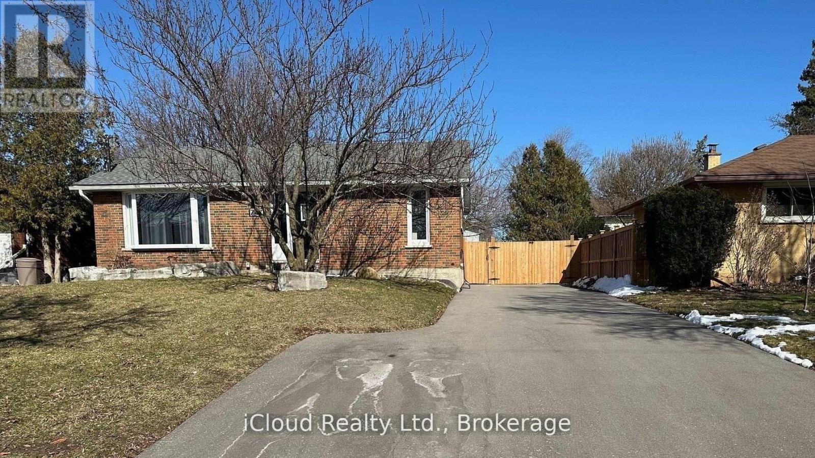 Multiplex at MAIN - 747 GLENFOREST STREET W, Oshawa (Northglen)