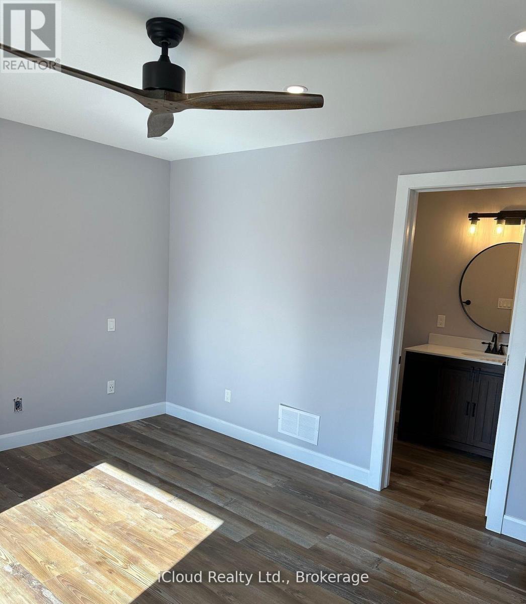 Multiplex at MAIN - 747 GLENFOREST STREET W, Oshawa