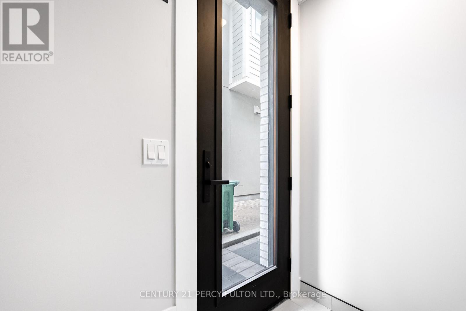 Detached at 13 MCKAYFIELD ROAD, Toronto