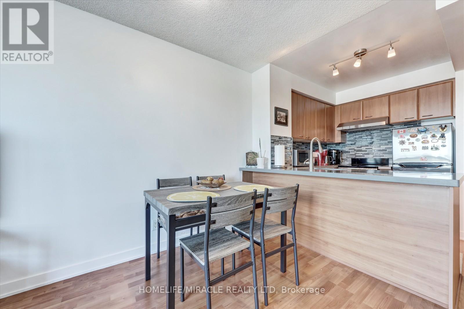 Apartment at 712 - 38 LEE CENTRE DRIVE, Toronto