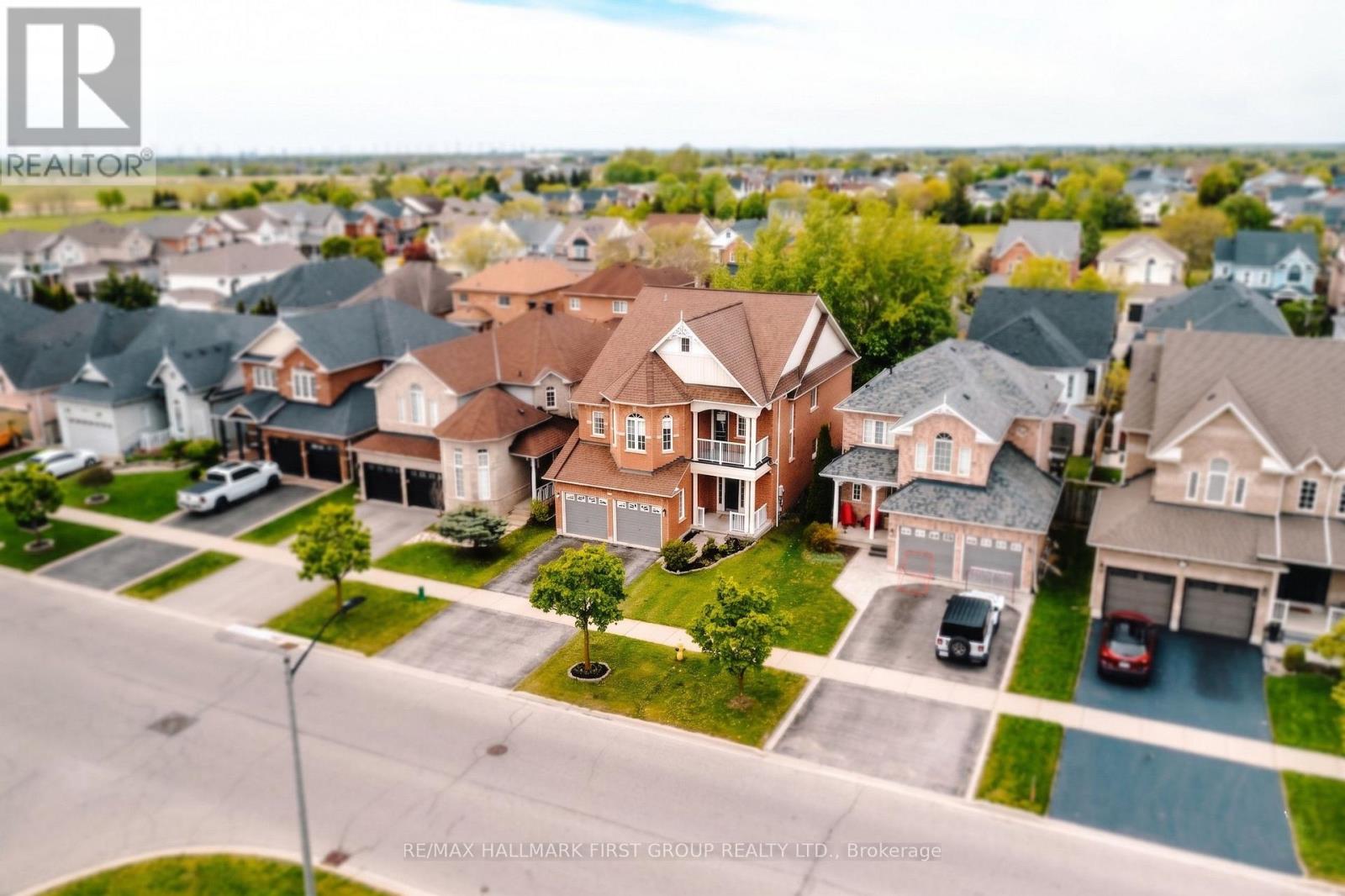 Detached at 62 CACHET BOULEVARD, Whitby (Brooklin)