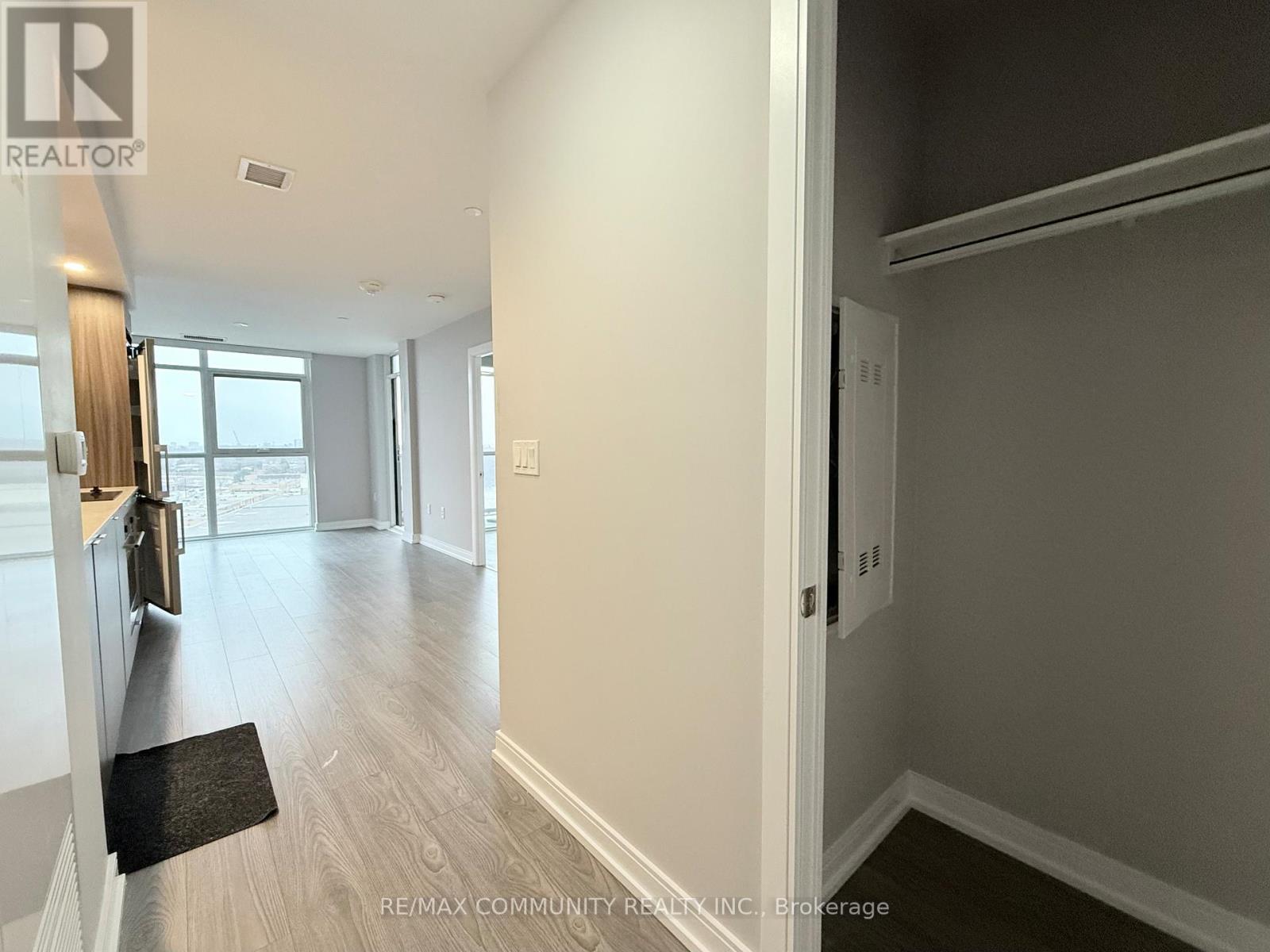Apartment at 1001 - 225 VILLAGE GREEN SQUARE, Toronto