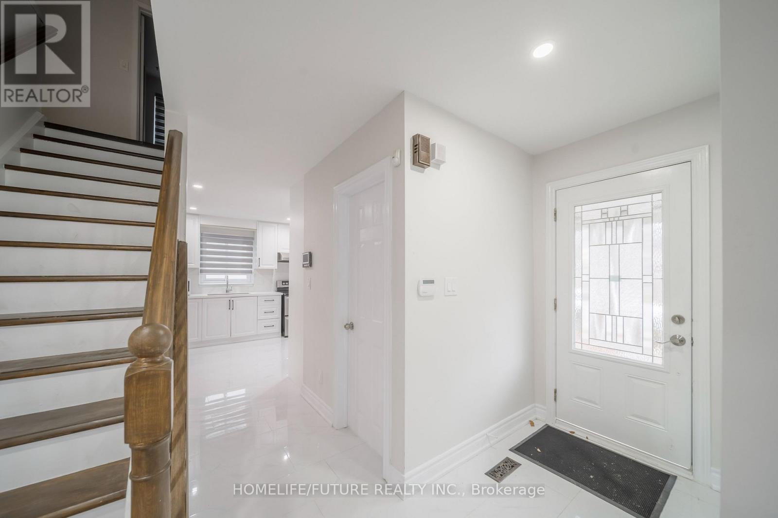 Detached at 8 COLTMAN CRESCENT, Toronto