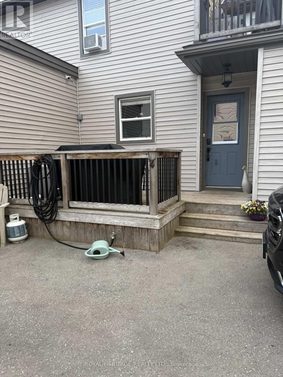 Multiplex at 770 CAMBRIDGE COURT, Oshawa (Eastdale)